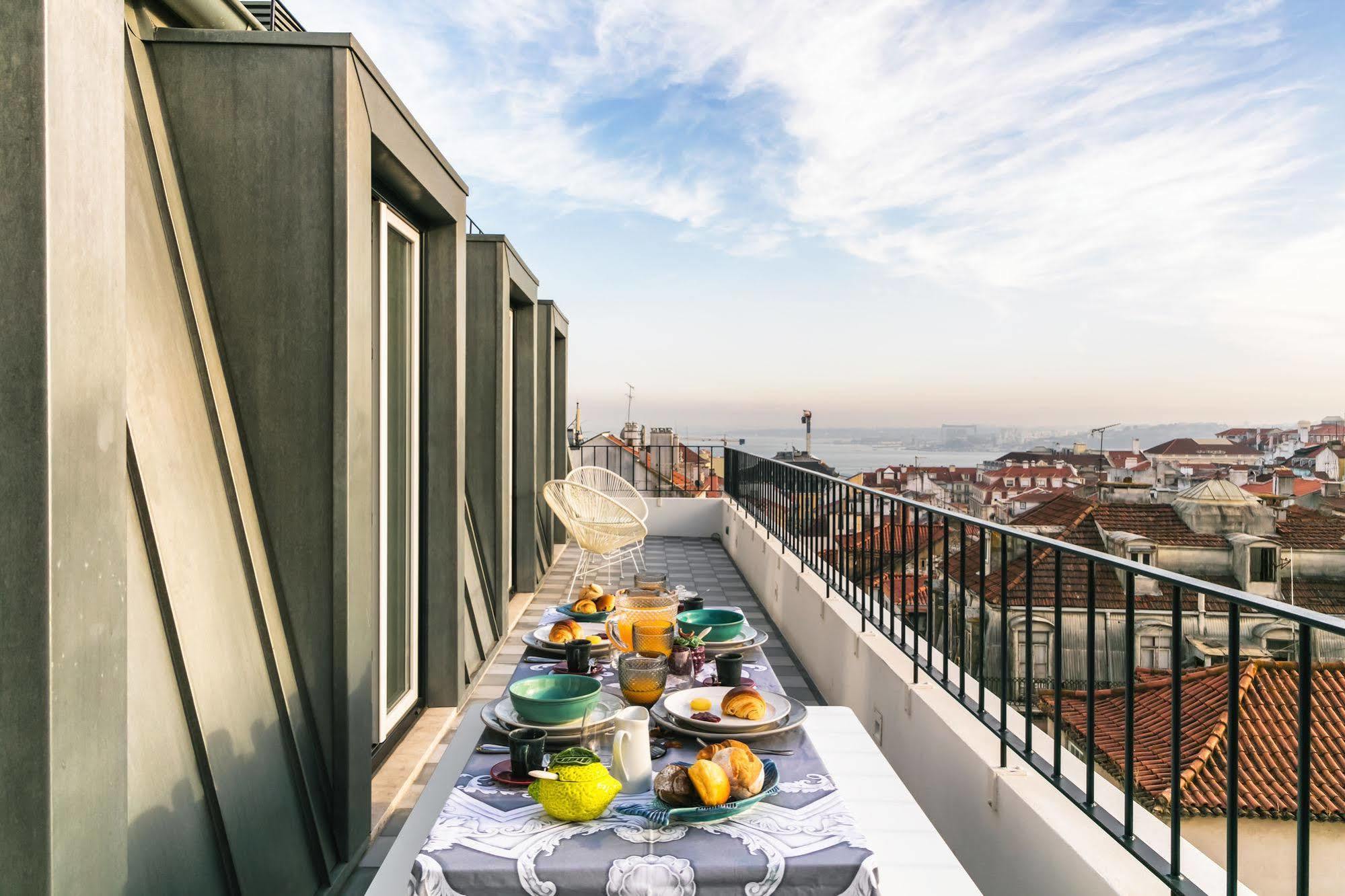 Almaria - Ex Libris Apartments | Chiado Lisbon Bagian luar foto